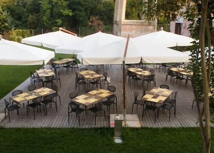 Отель Venice Certosa